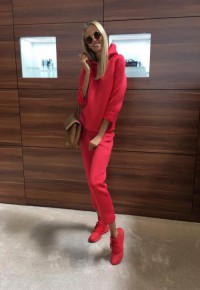 Настя 22 года м.Университет