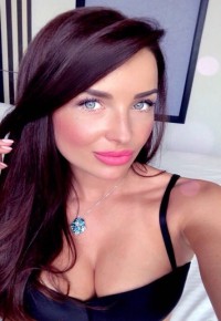 Эмма 22 года м.Нагорная